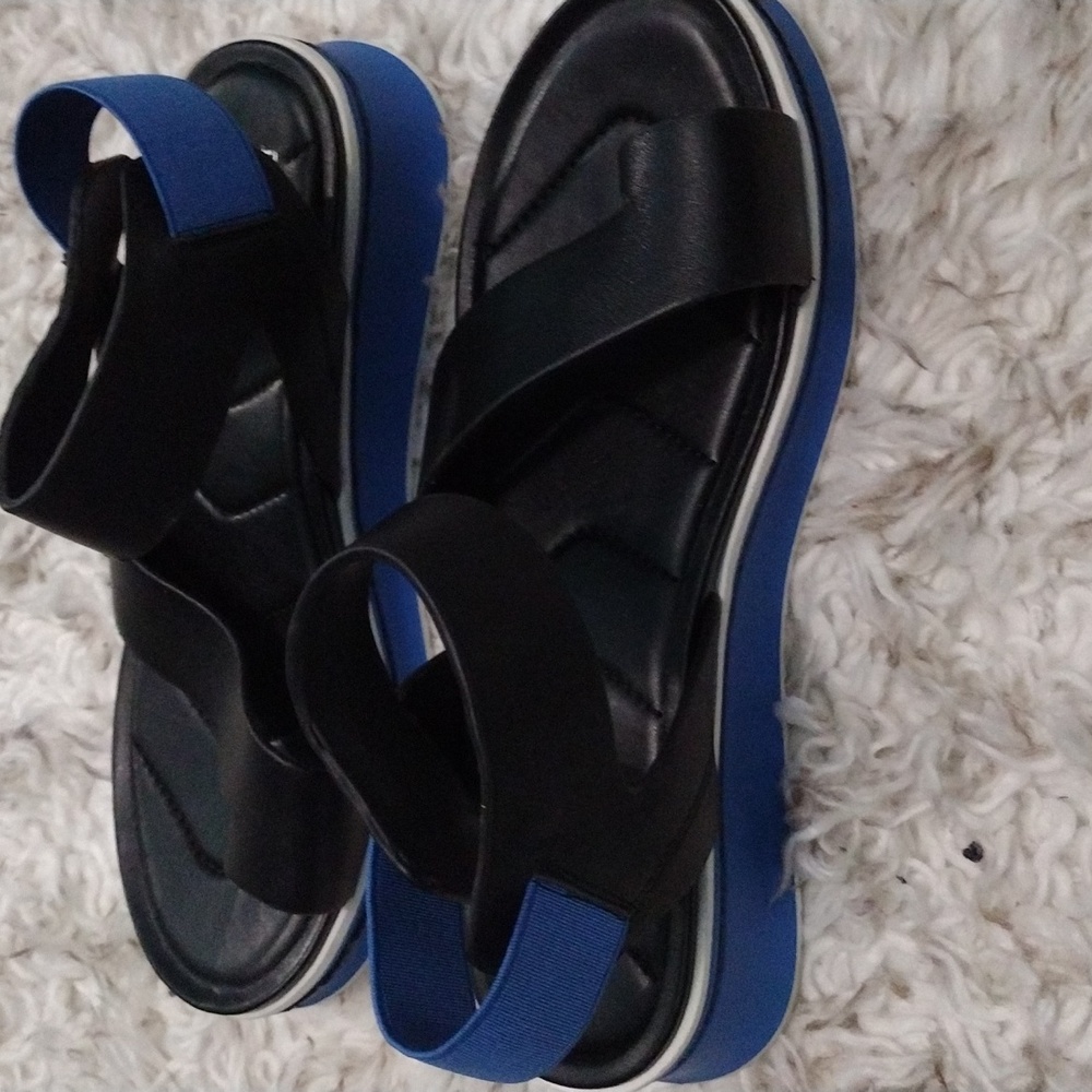 Sandals - Picture 2 of 3